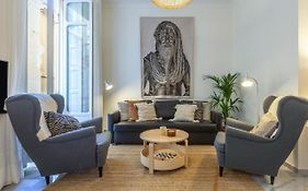 Puerta De Larios: Central Three-Bedroom Apartment With Balconies And Patio