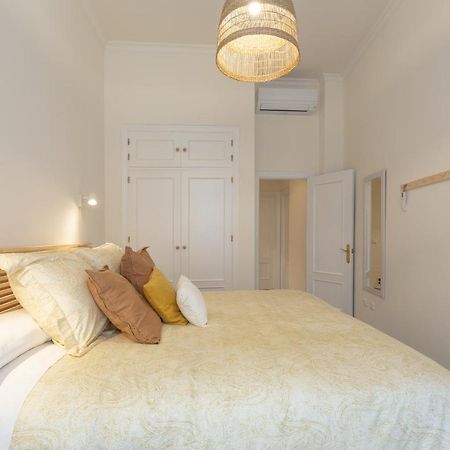 Puerta De Larios: Central Three-Bedroom Apartment With Balconies And Patio Málaga Eksteriør billede