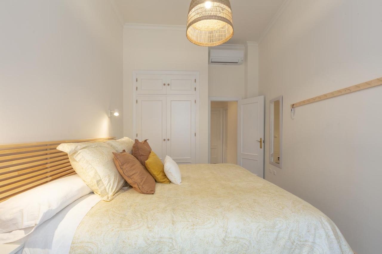Puerta De Larios: Central Three-Bedroom Apartment With Balconies And Patio Málaga Eksteriør billede