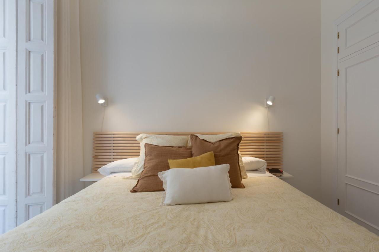 Puerta De Larios: Central Three-Bedroom Apartment With Balconies And Patio Málaga Eksteriør billede