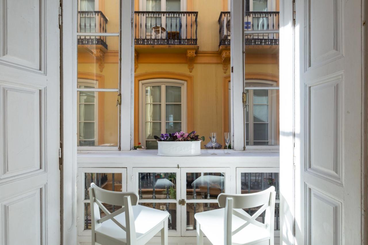 Puerta De Larios: Central Three-Bedroom Apartment With Balconies And Patio Málaga Eksteriør billede