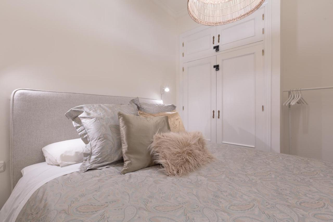 Puerta De Larios: Central Three-Bedroom Apartment With Balconies And Patio Málaga Eksteriør billede