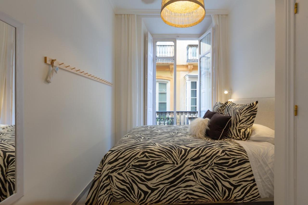 Puerta De Larios: Central Three-Bedroom Apartment With Balconies And Patio Málaga Eksteriør billede
