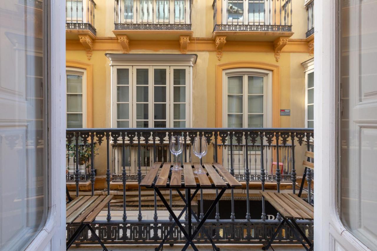 Puerta De Larios: Central Three-Bedroom Apartment With Balconies And Patio Málaga Eksteriør billede