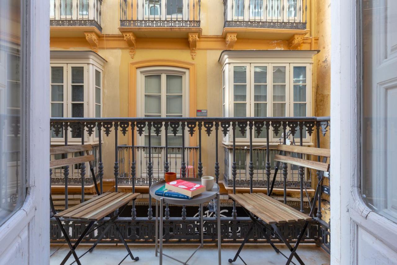 Puerta De Larios: Central Three-Bedroom Apartment With Balconies And Patio Málaga Eksteriør billede
